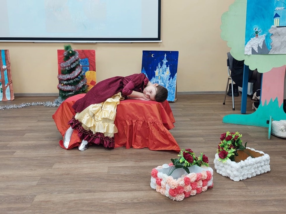 Юбилейная премьера детского театра 'Радуга' прошла успешно