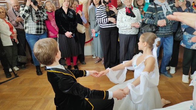 Вальс жизни в доме Левушки Толстого Вальс жизни в доме Левушки Толстого