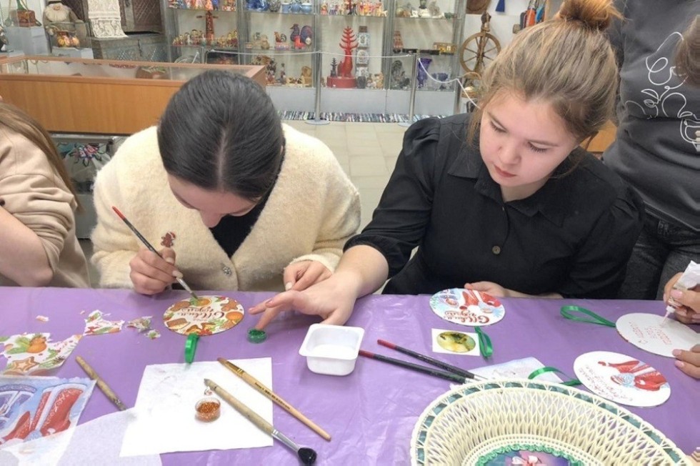 Нетрадиционный вид декоративно-прикладного творчества Декупаж Нетрадиционный вид декоративно-прикладного творчества Декупаж