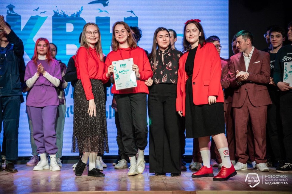 ������� ��� '������' � ������ ������ �� ����� ��� ������������ ���� '�����'