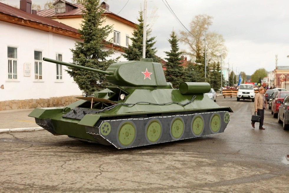 'Поклонимся великим тем годам': День Победы встретили в Елабужском институте КФУ 'Поклонимся великим тем годам': День Победы встретили в Елабужском институте КФУ