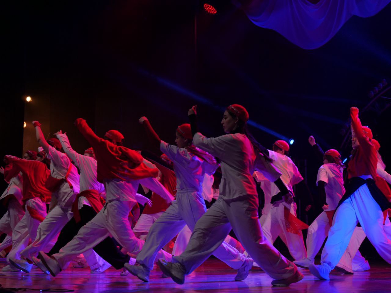 Алиса в космической стране Алиса в космической стране