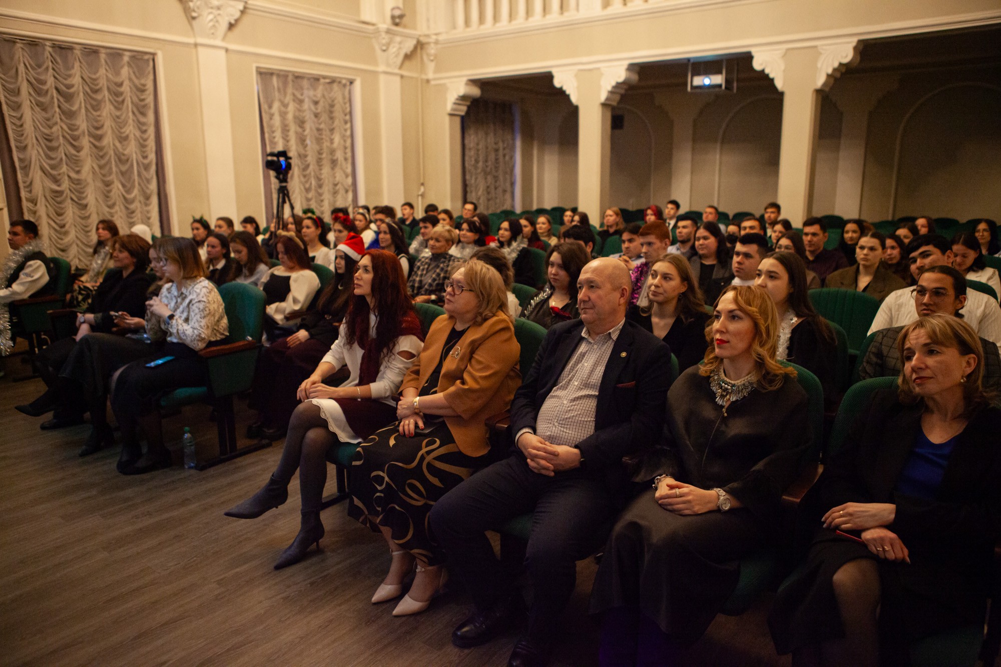 В Елабужском институте КФУ наградили лучших студентов года В Елабужском институте КФУ наградили лучших студентов года