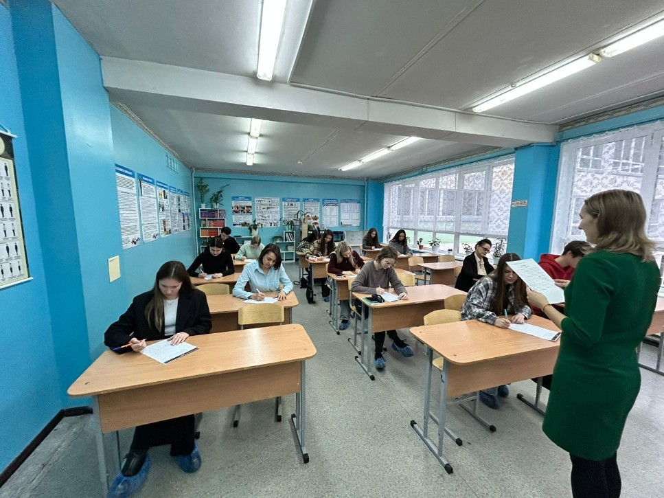 Студенты-филологии НЧИ КФУ приняли участие в масштабной образовательной акции 'Татарча диктант' Студенты-филологии НЧИ КФУ приняли участие в масштабной образовательной акции 'Татарча диктант'