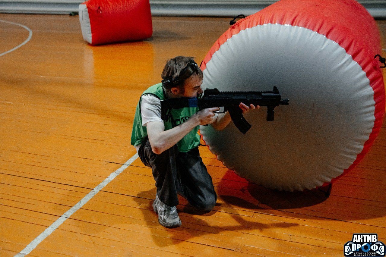 Жаркие бои в лазертаге Жаркие бои в лазертаге