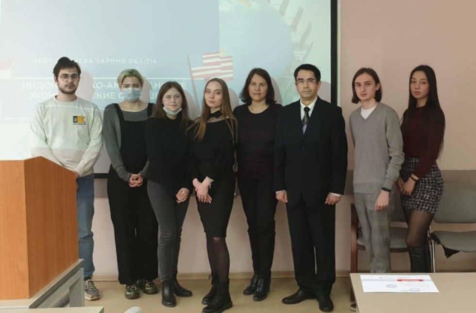 В институте международных отношений прошла секция студенческой конференции 'Экономическое развитие стран и регионов мира: тренды, вызовы и угрозы 21 века' В институте международных отношений прошла секция студенческой конференции 'Экономическое развитие стран и регионов мира: тренды, вызовы и угрозы 21 века'