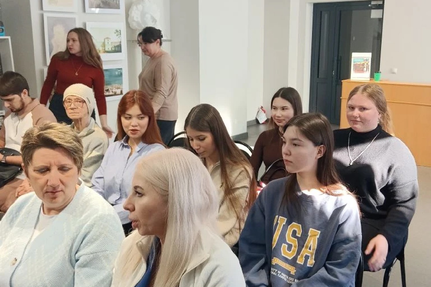 Студенты-филологи Елабужского института КФУ прикоснулись к истории в главной библиотеке Елабуги Студенты-филологи Елабужского института КФУ прикоснулись к истории в главной библиотеке Елабуги