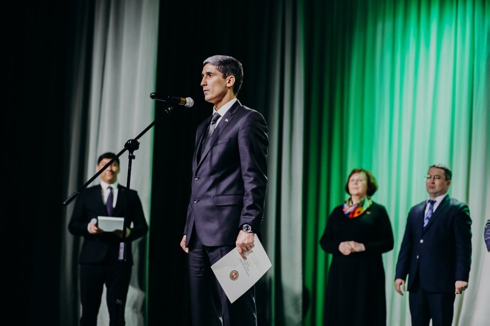 � ������ ���������� ������������� �����������, ����������� 30-����� ������������ ��������������� ��������� ����� �������������� � ���������� ����������