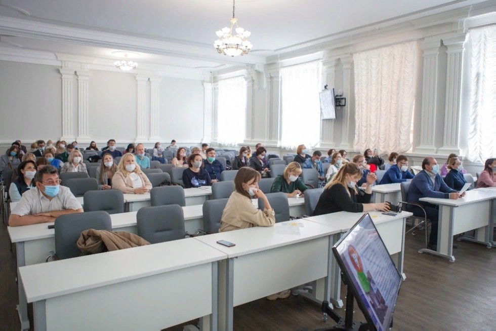 Длегация ИУЭФ посетила Елабужский институт КФУ С целью знакомства с работой научных кружков Длегация ИУЭФ посетила Елабужский институт КФУ С целью знакомства с работой научных кружков