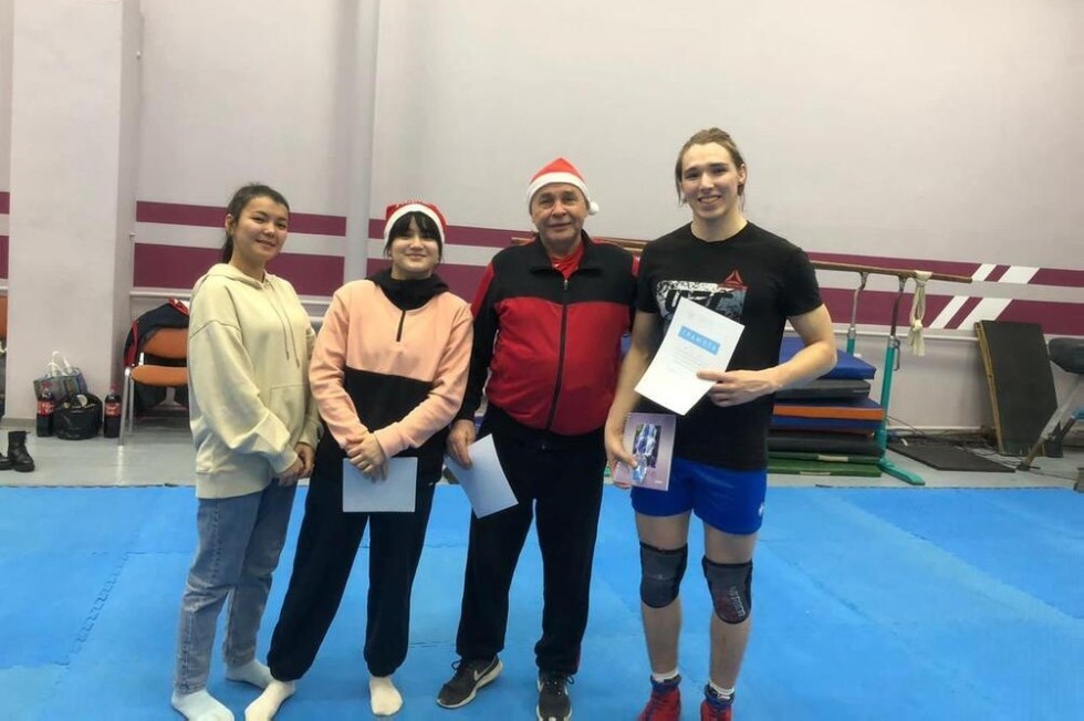 Борьба на поясах на призы Деда Мороза Борьба на поясах на призы Деда Мороза