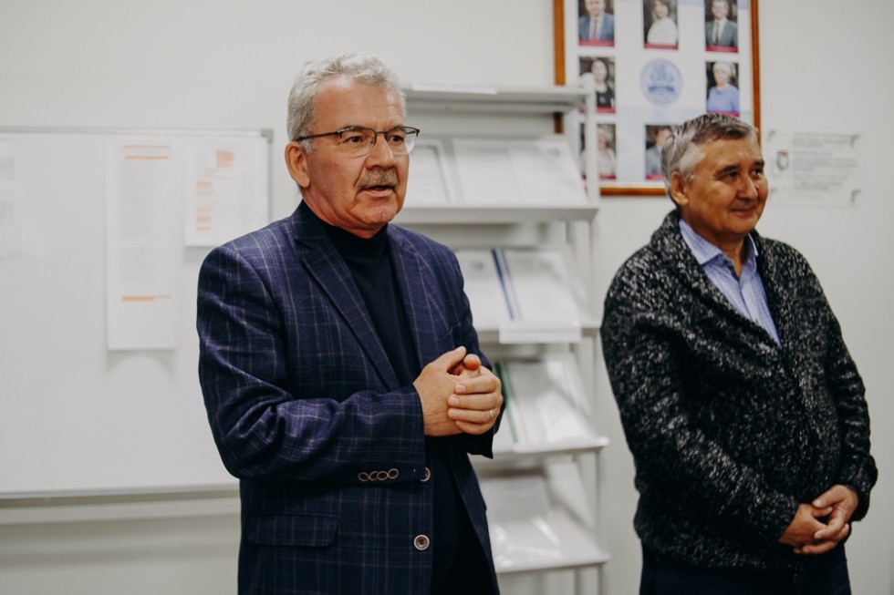 Выставка 'На поиск затонувших кораблей' открылась в КФУ в день 300-летия визита Петра I в Казань Выставка 'На поиск затонувших кораблей' открылась в КФУ в день 300-летия визита Петра I в Казань