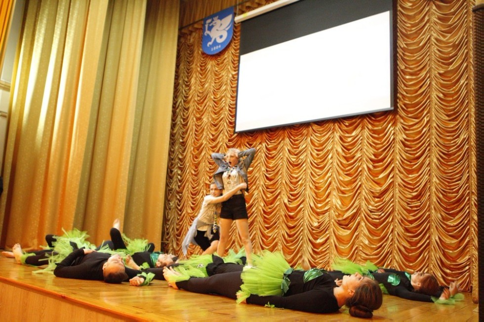 Студвесна: юный граф Толстой, футбал и приключения юриста Студвесна: юный граф Толстой, футбал и приключения юриста