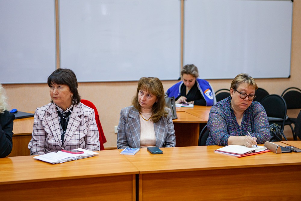 В Елабужском институте КФУ прошла встреча с Сергеем Косарецким, кандидатом психологических наук, директором центра общего и дополнительного образования имени А.А.Пинского ВШЭ В Елабужском институте КФУ прошла встреча с Сергеем Косарецким, кандидатом психологических наук, директором центра общего и дополнительного образования имени А.А.Пинского ВШЭ