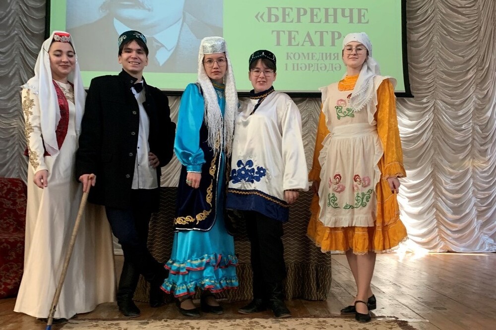 Студенты Елабужского института КФУ сыграли спектакль 'Беренче театр' Студенты Елабужского института КФУ сыграли спектакль 'Беренче театр'