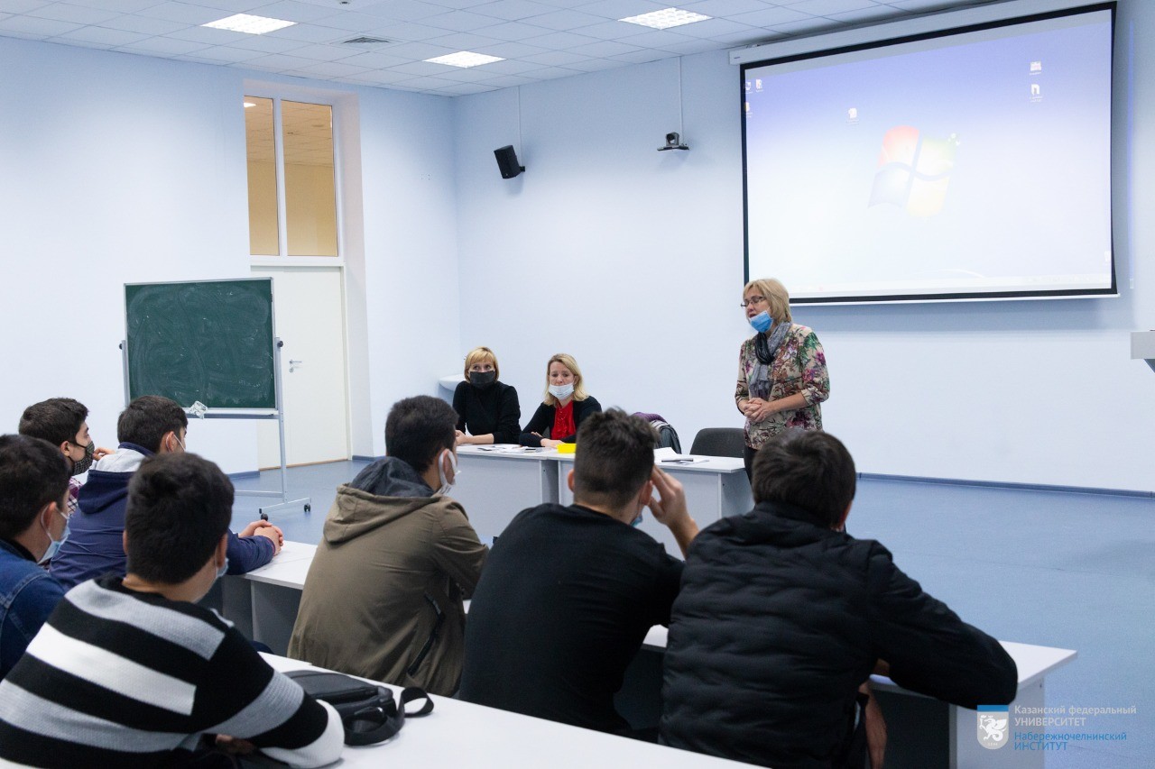 ������������� �������������� ������������ � �������������� ������ ��� '�����' ���������� �� ���������� �� ������������� � �����������.