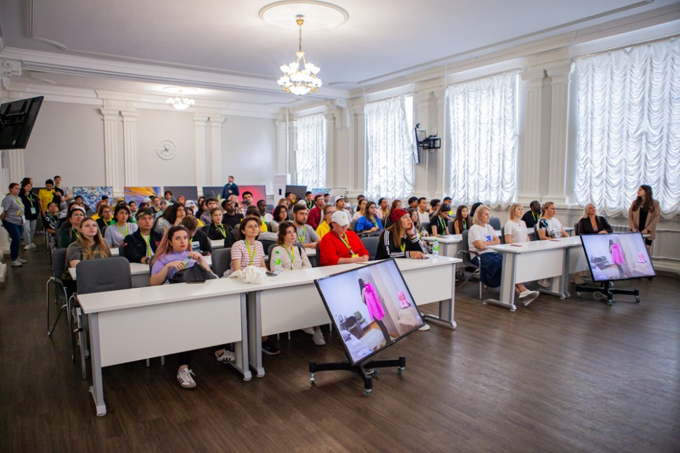 В Елабужский институт приехали студенты 'Летнего университета' В Елабужский институт приехали студенты 'Летнего университета'