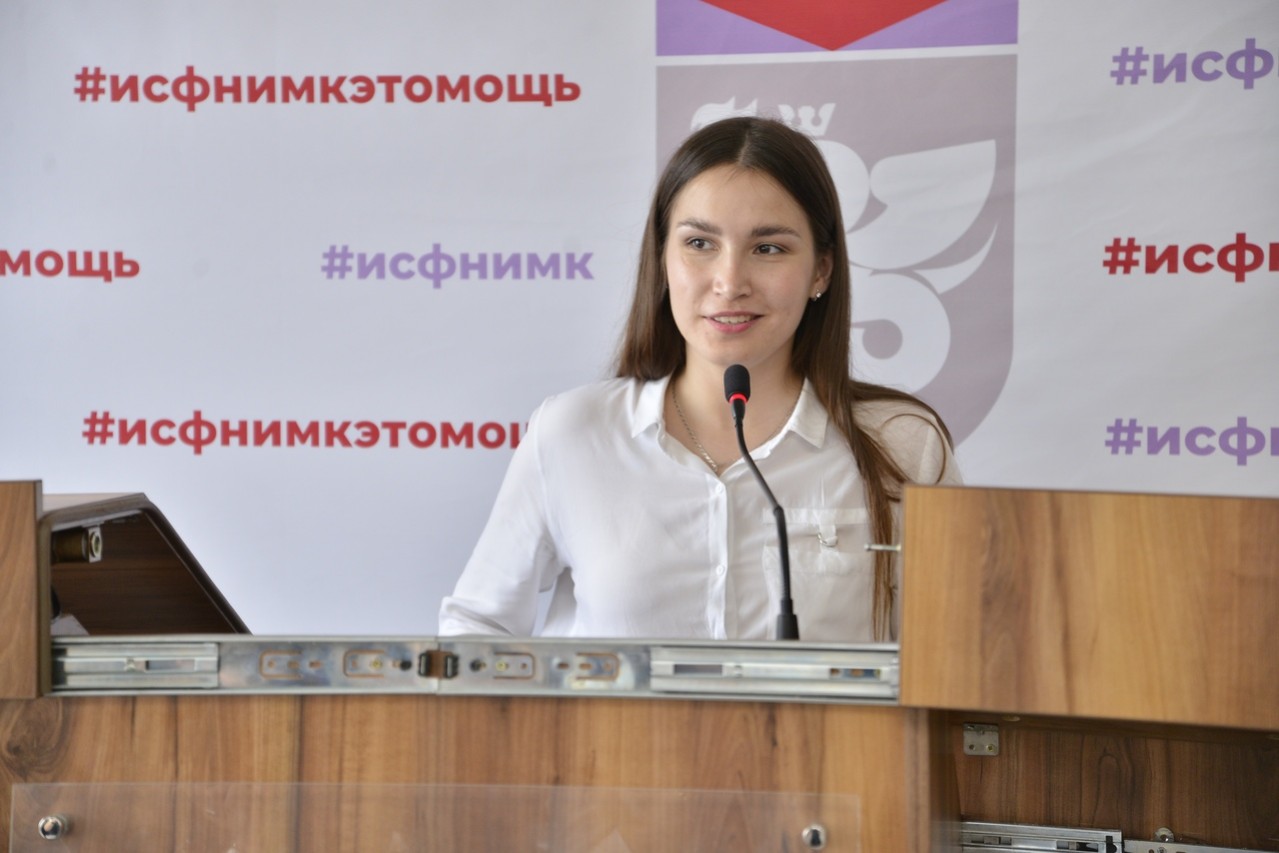 Выпускники-бакалавры Института социально-философских наук и массовых коммуникаций рассказывают о получении дипломов и делятся планами после окончания родного университета Выпускники-бакалавры Института социально-философских наук и массовых коммуникаций рассказывают о получении дипломов и делятся планами после окончания родного университета