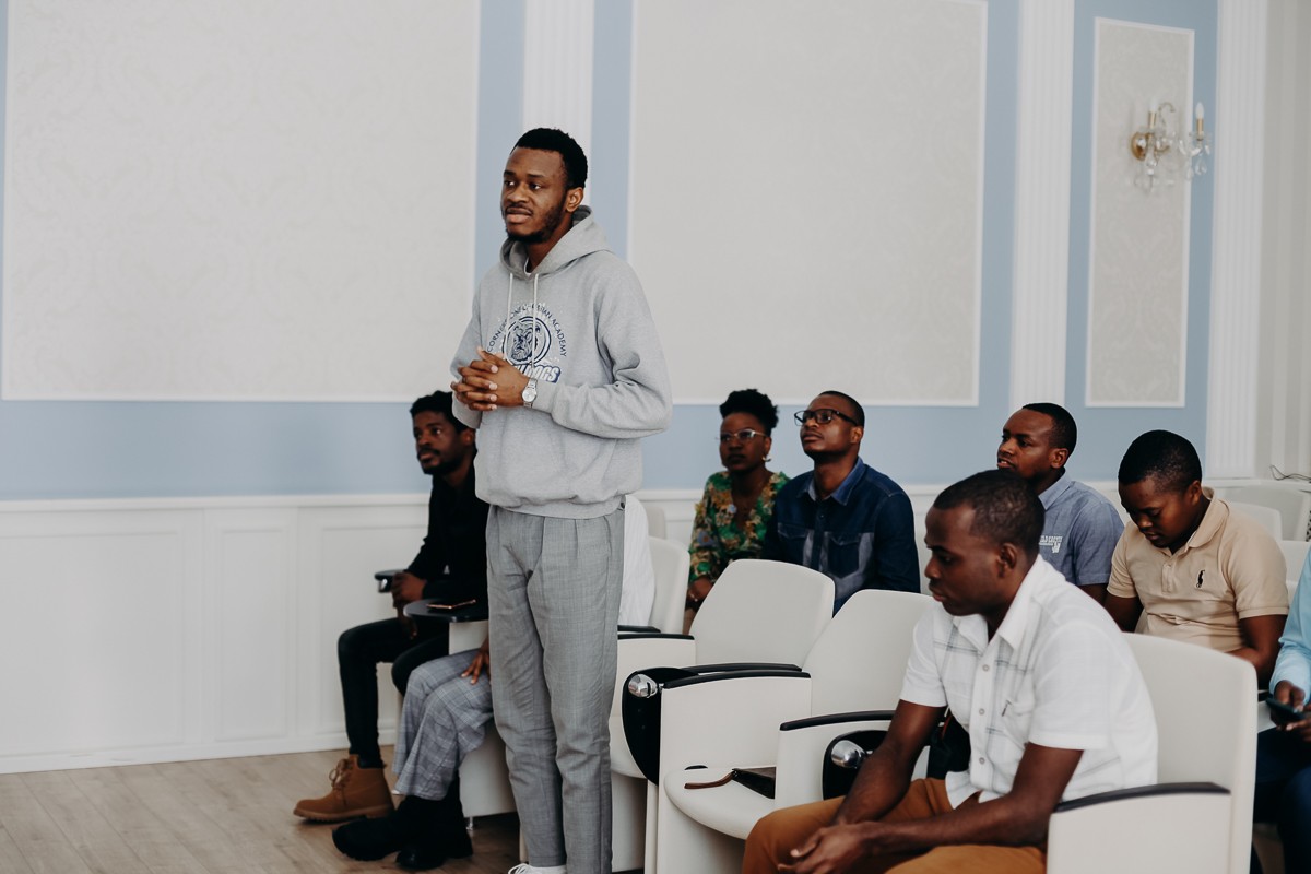 В ходе визита в КФУ послы африканских стран высоко оценили уровень российского образования В ходе визита в КФУ послы африканских стран высоко оценили уровень российского образования