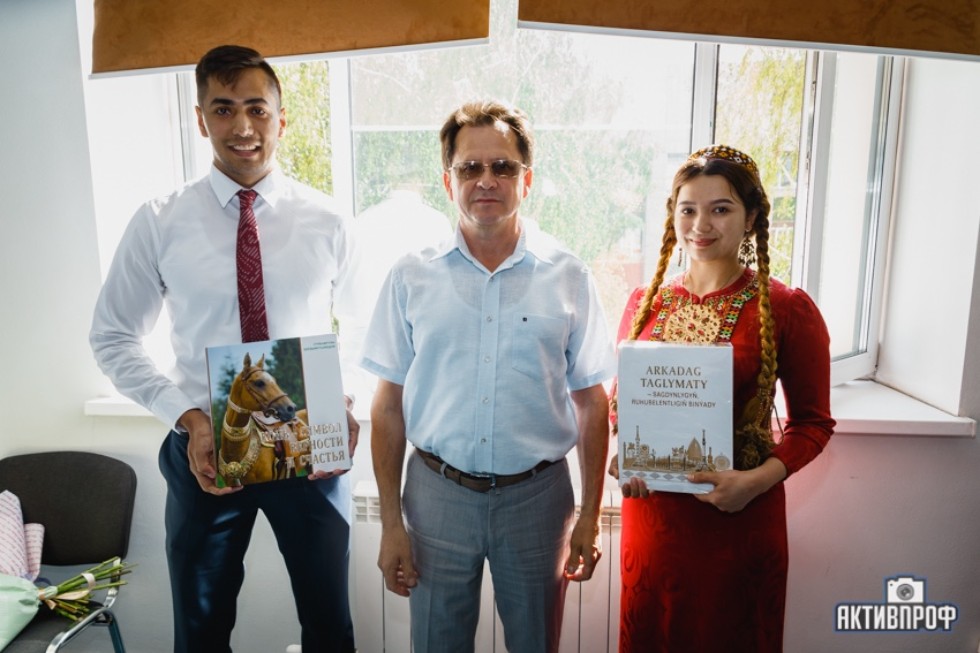 ������ ����� ��� ���