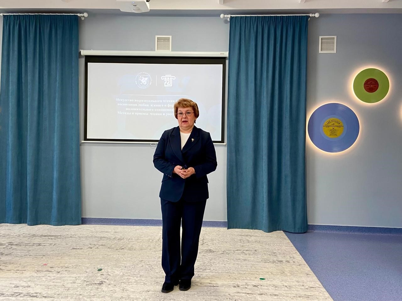 Доцент Института психологии и образования выступила на городском семинаре старших воспитателей ДОУ Доцент Института психологии и образования выступила на городском семинаре старших воспитателей ДОУ