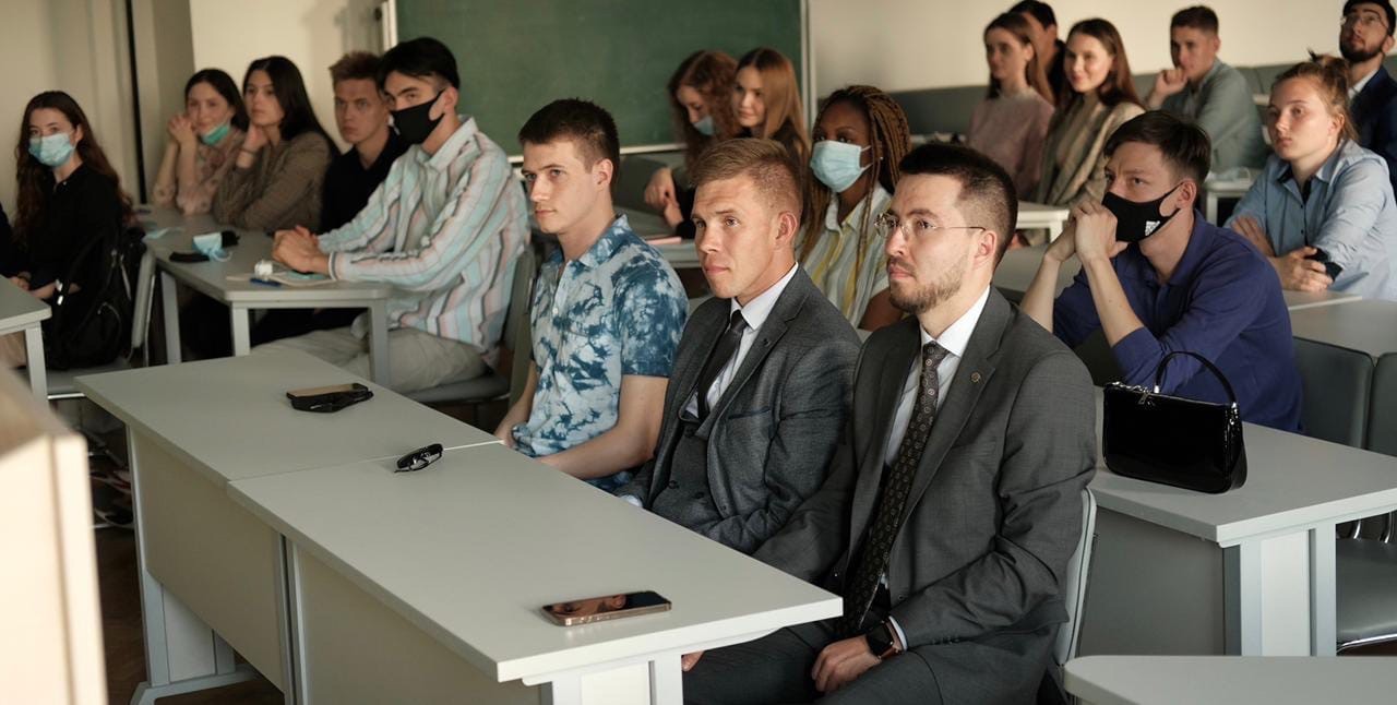 Запуск нового проекта 'Школа Наставничества' в рамках направления деятельности по развитию потенциала студентов Юридического Факультета Запуск нового проекта 'Школа Наставничества' в рамках направления деятельности по развитию потенциала студентов Юридического Факультета