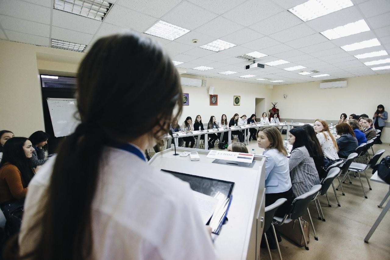 В первый рабочий день Молодежного форума ЮНЕСКО прошли заседания в трех комитетах В первый рабочий день Молодежного форума ЮНЕСКО прошли заседания в трех комитетах