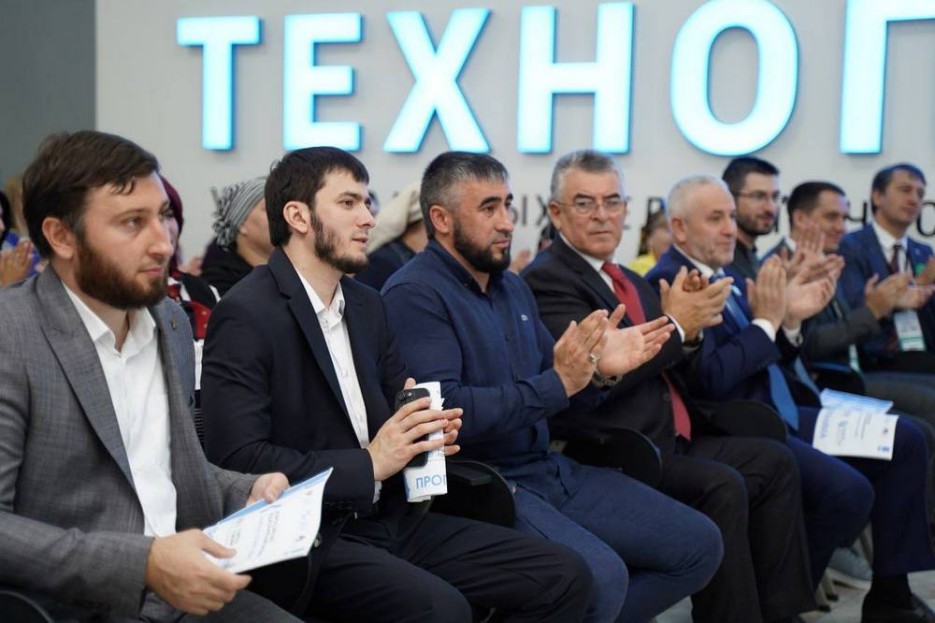 В ЧГПУ проходит Всероссийский педагогический марафон 'Учитель создает нацию' В ЧГПУ проходит Всероссийский педагогический марафон 'Учитель создает нацию'