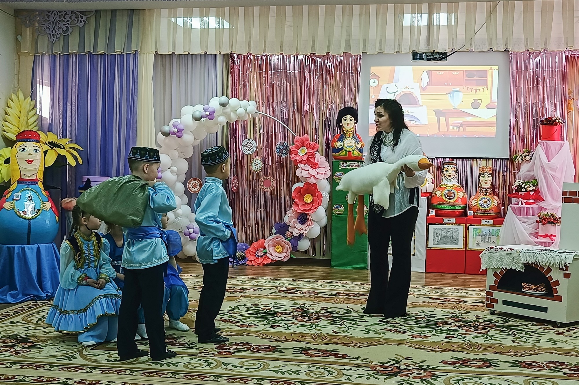 Доцент Елабужского института КФУ выступила экспертом республиканского конкурса 'Республика одна ? народы разные' Доцент Елабужского института КФУ выступила экспертом республиканского конкурса 'Республика одна ? народы разные'