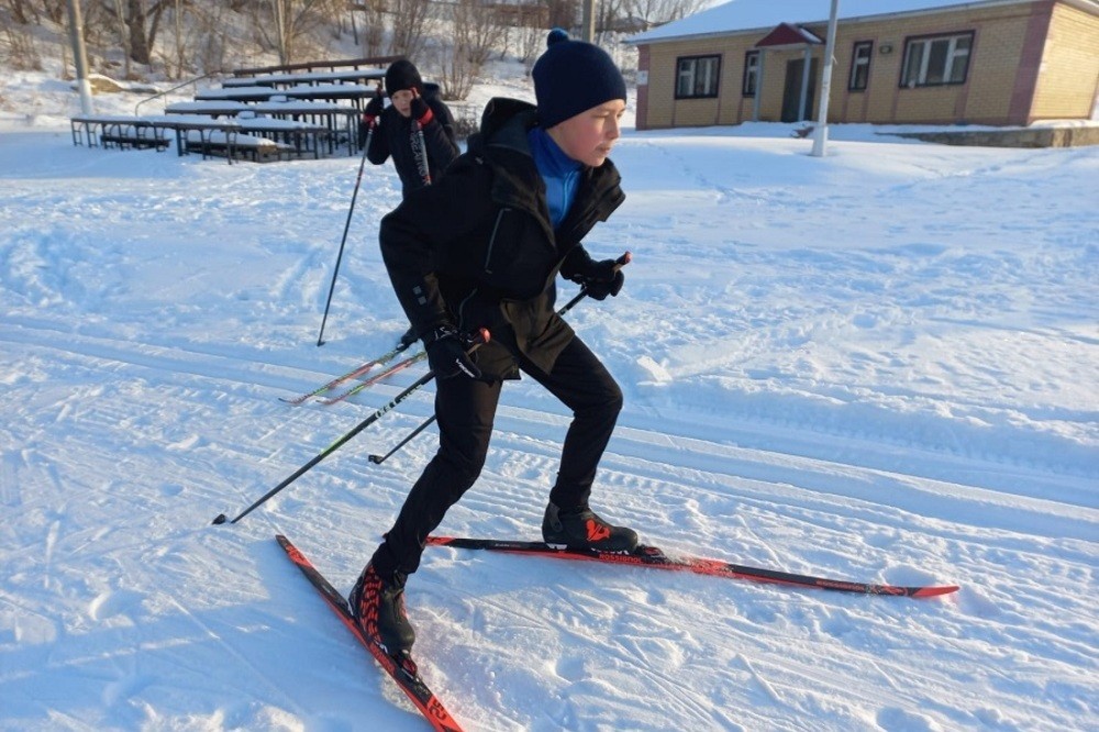 Обучающиеся 'Университетской' школы приняли участие в открытии новой лыжной трассы