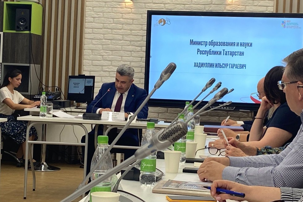 ����� �������� ����������� UNIVERSUM+ ��� ������ ������� � ��������������� ���������