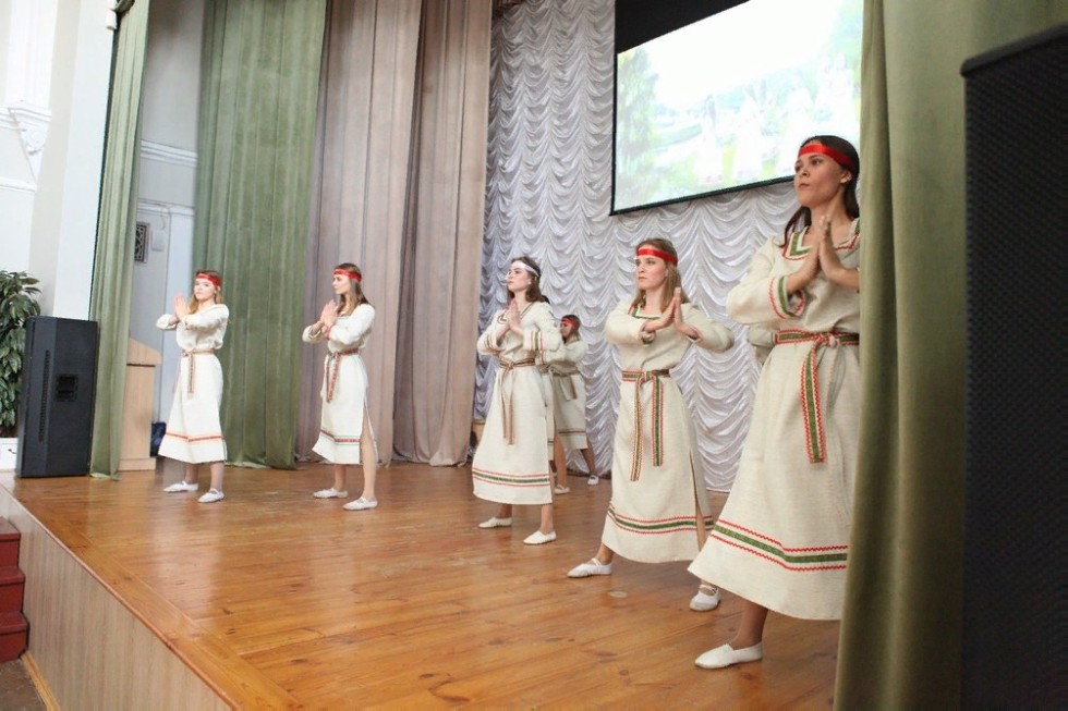 Погружение в мир русской национальной культуры и истории Погружение в мир русской национальной культуры и истории