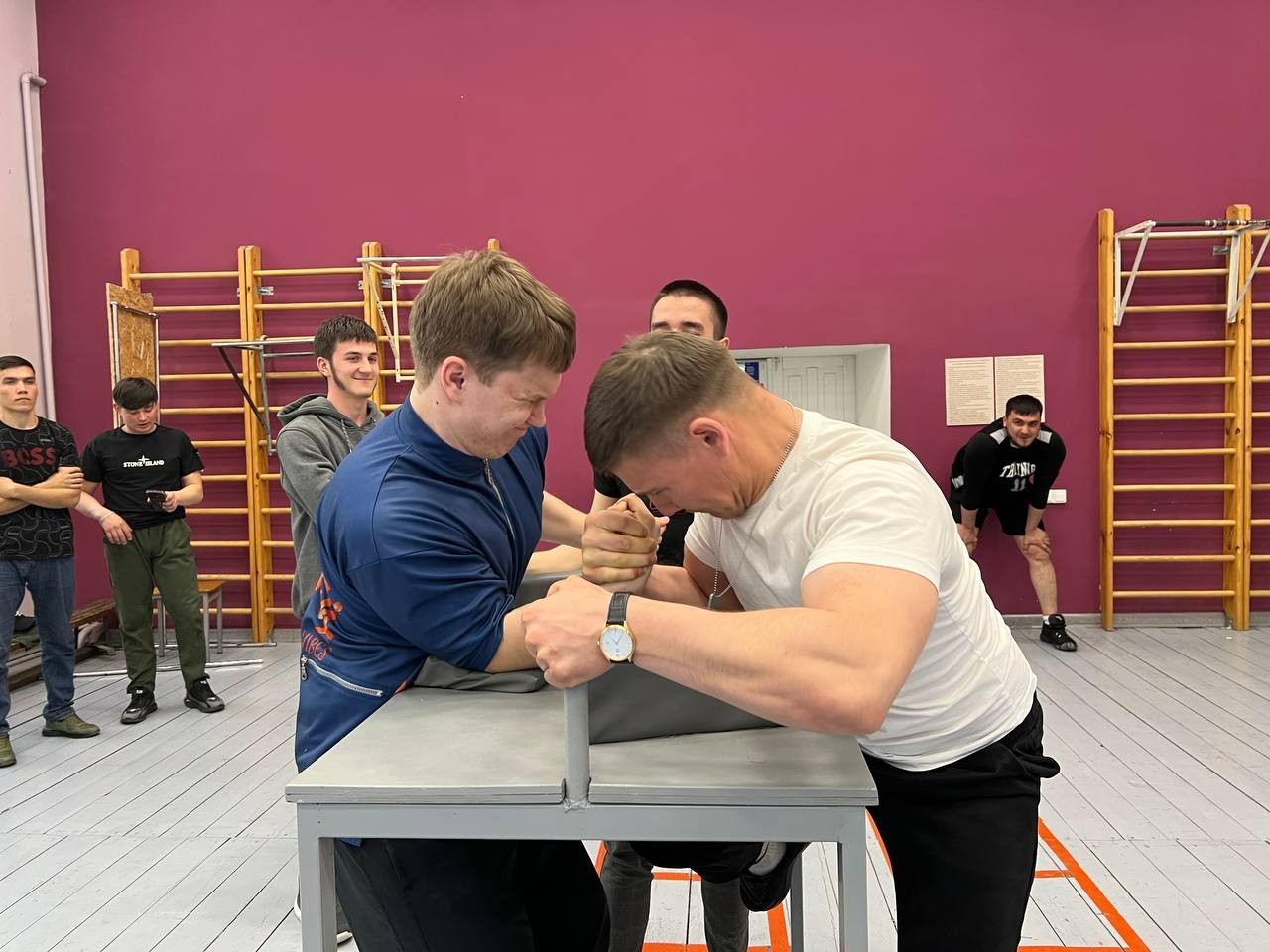 В Елабужском институте КФУ прошли соревнования по армрестлингу В Елабужском институте КФУ прошли соревнования по армрестлингу