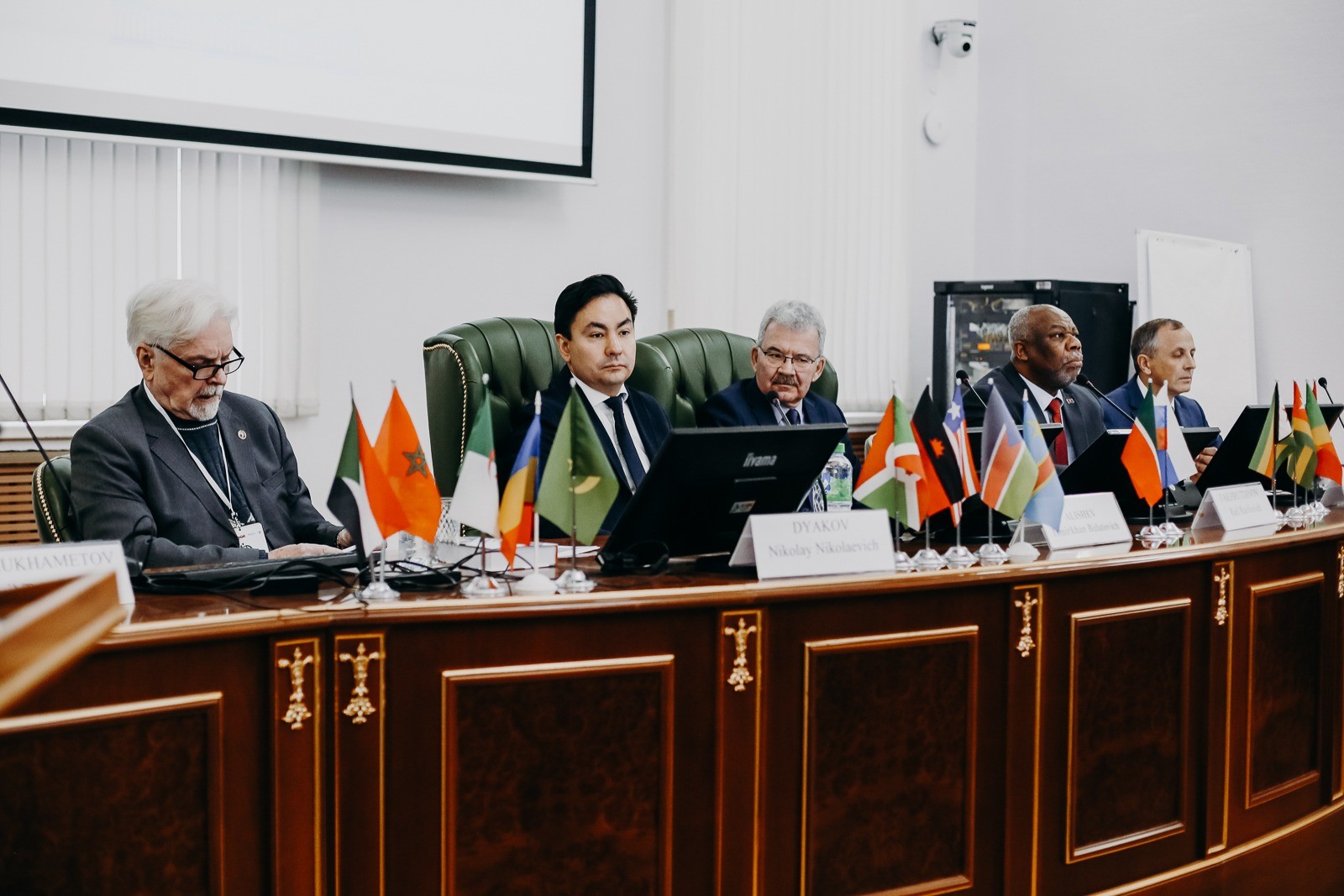 ������������� ������� ����� '������-������: ��������, ���������, ������� � ��������'