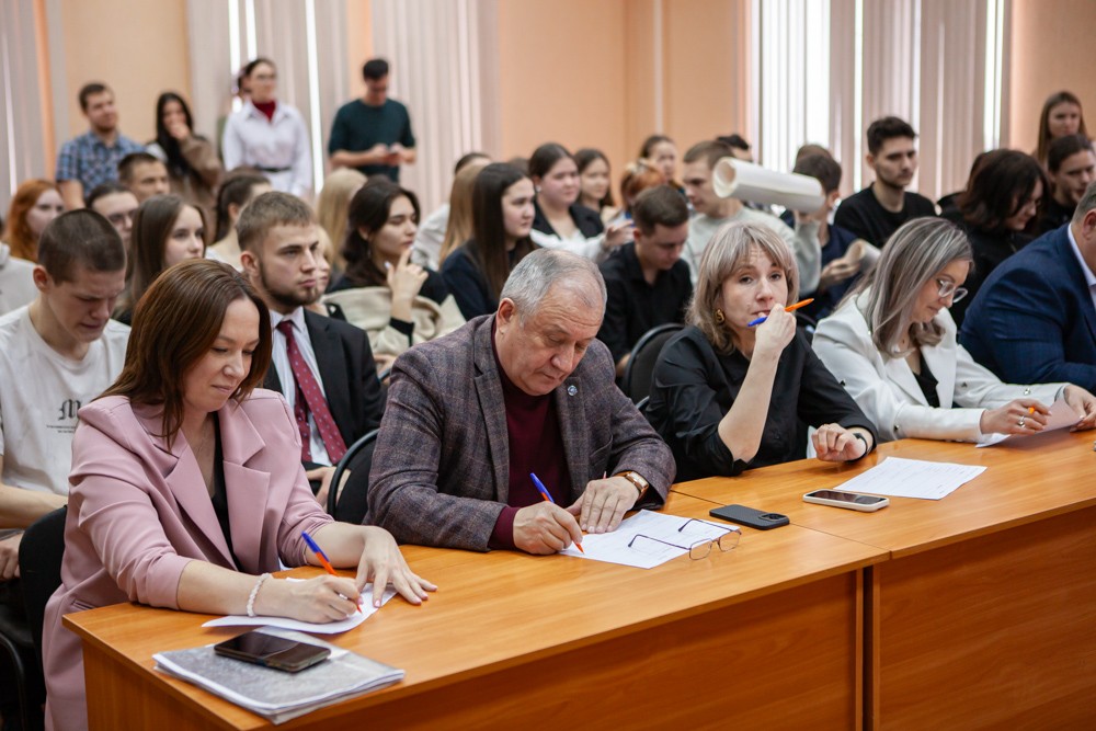 В Елабужском институте КФУ стартовала 'Студенческая весна' В Елабужском институте КФУ стартовала 'Студенческая весна'