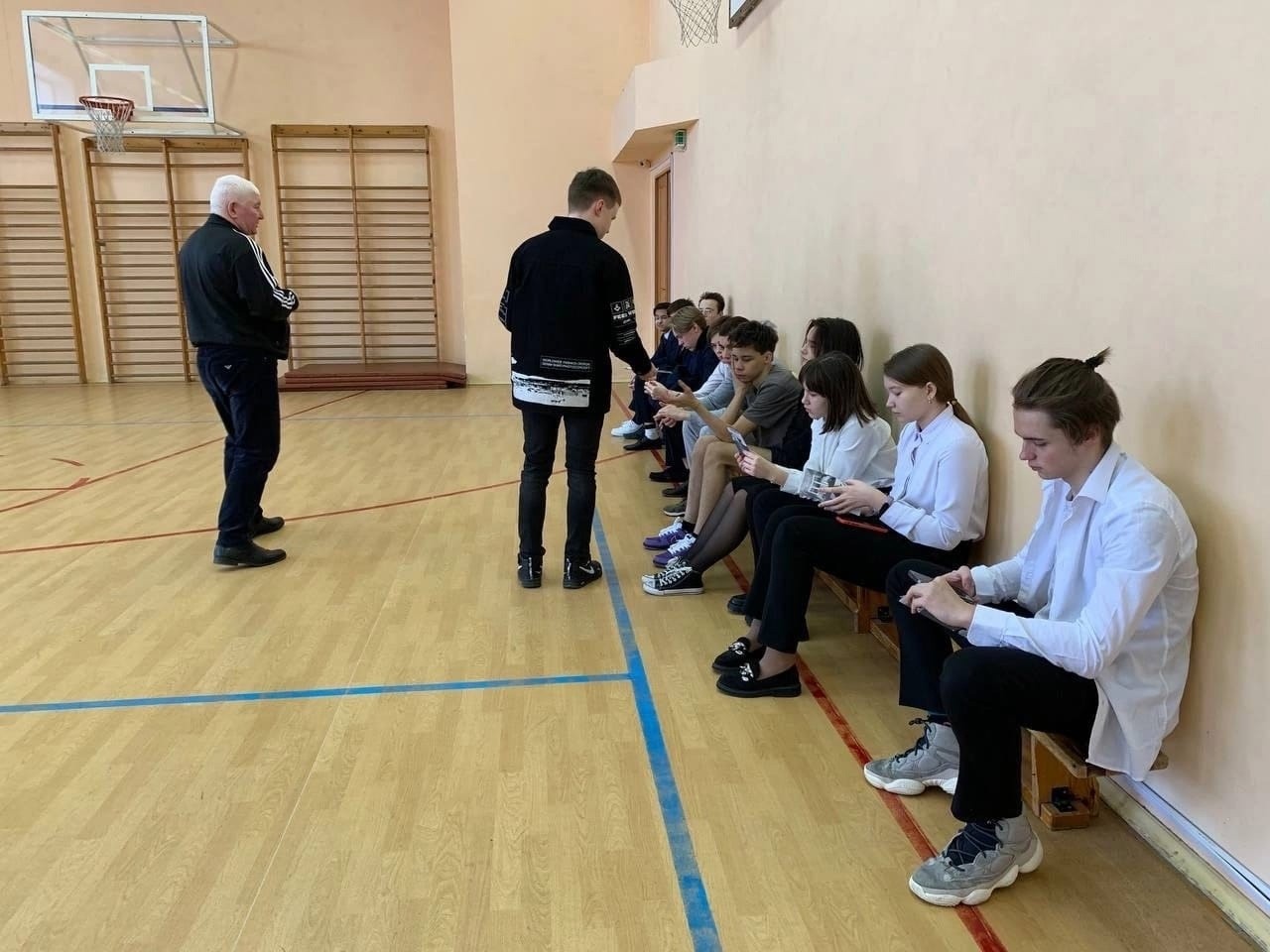 Профориентация в гимназии 4 г. Оренбург и Большешемякинскую СОШ Профориентация в гимназии 4 г. Оренбург и Большешемякинскую СОШ