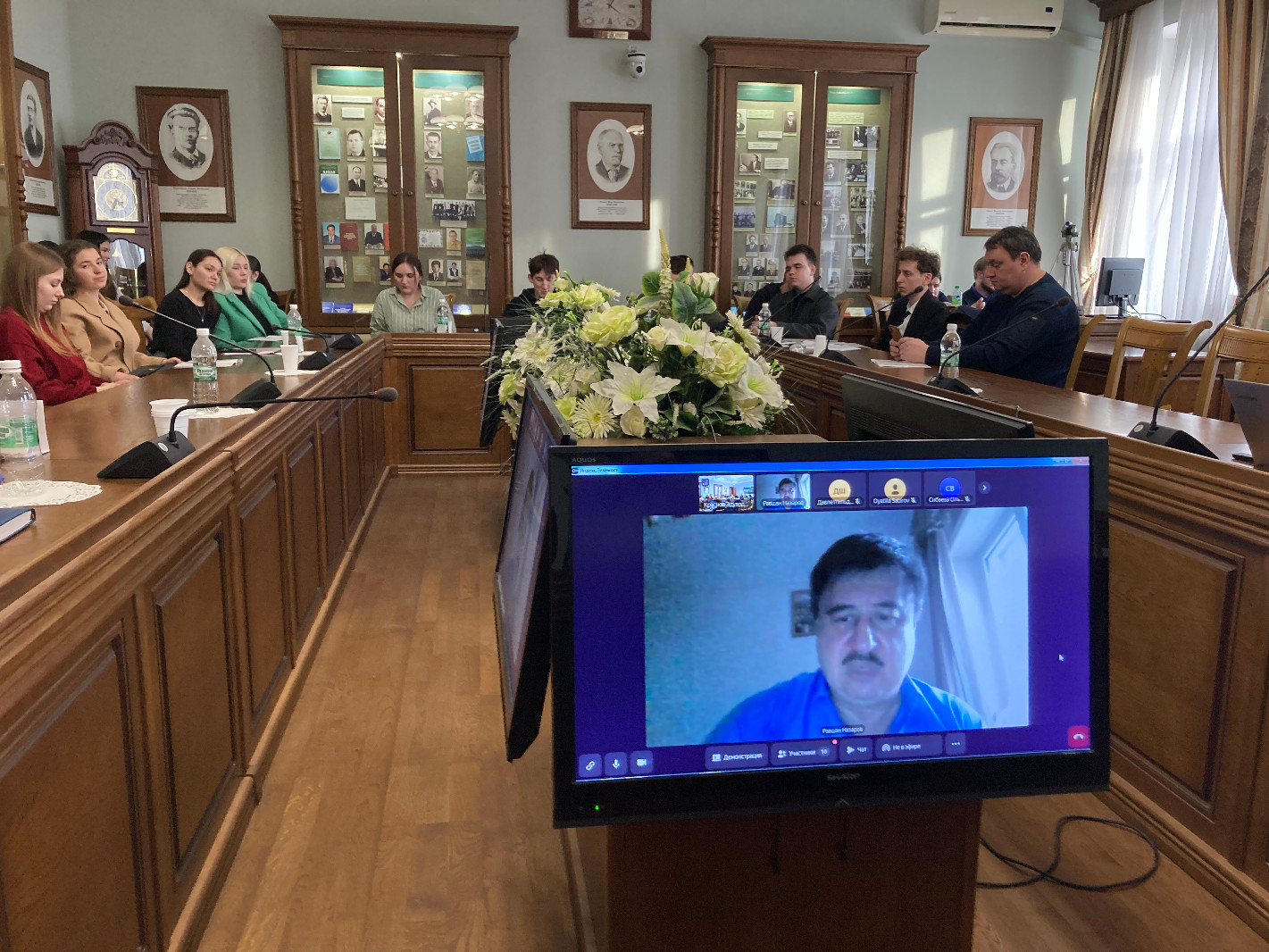 21 марта на Юридическом факультете Казанского (Приволжского) федерального университета состоялась международная научная конференция 'Правовые традиции и заимствования в развитии правовых систем'. 21 марта на Юридическом факультете Казанского (Приволжского) федерального университета состоялась международная научная конференция 'Правовые традиции и заимствования в развитии правовых систем'.