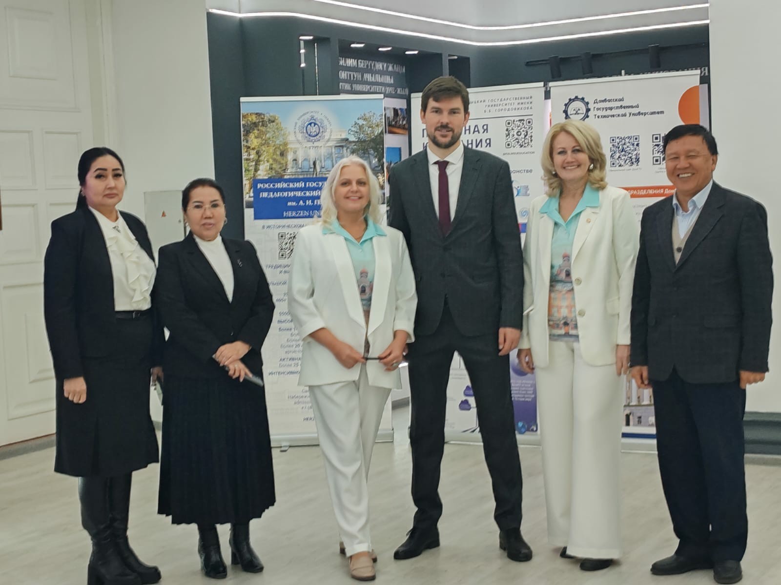 Елабужский институт КФУ принимает участие в VIII Международной выставке Евразийского образования Елабужский институт КФУ принимает участие в VIII Международной выставке Евразийского образования