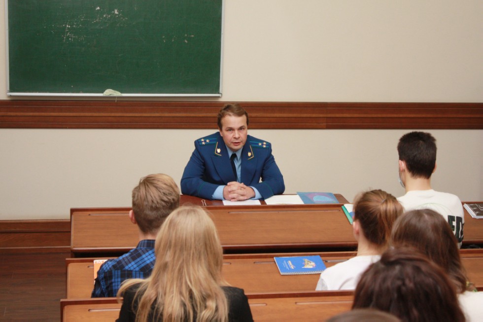 Бинарная лекция с участием с Казанским прокурорм по надзору для студентов Специалитета 2 курса