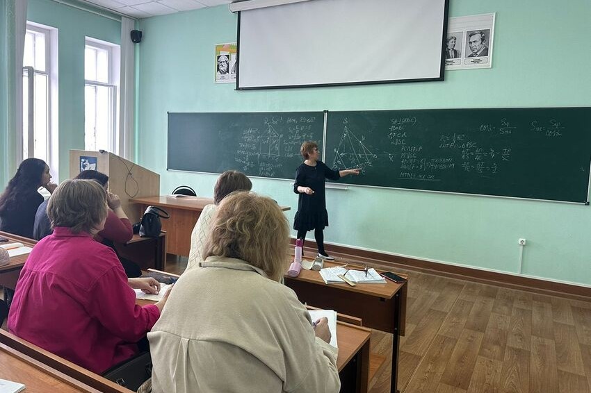 Для учителей математики прошли курсы по подготовке к ЕГЭ в Елабужском институте КФУ Для учителей математики прошли курсы по подготовке к ЕГЭ в Елабужском институте КФУ
