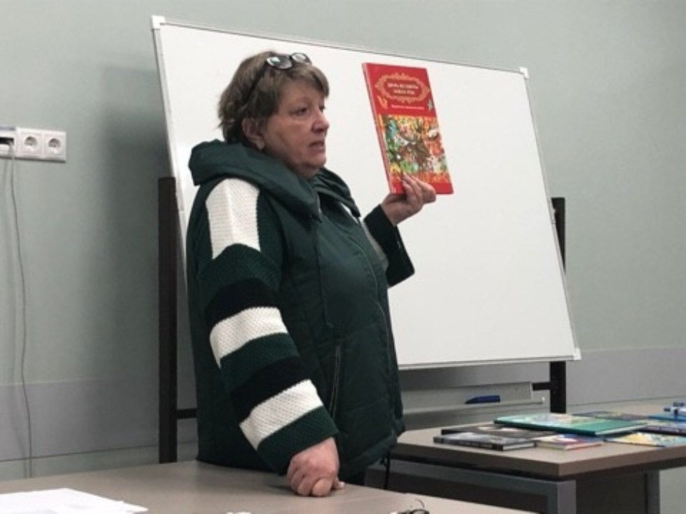 Студенты Высшей школы русской и зарубежной филологии ИФМК КФУ встретились с выпускницей магистратуры, известной поэтессой Верой Петровной Хамидуллиной Студенты Высшей школы русской и зарубежной филологии ИФМК КФУ встретились с выпускницей магистратуры, известной поэтессой Верой Петровной Хамидуллиной