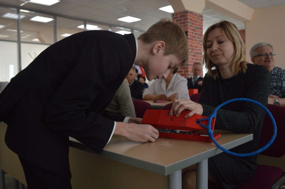 ����� ��������� ���� ������������� 