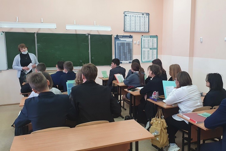 А ты поступаешь в Елабужский институт КФУ? А ты поступаешь в Елабужский институт КФУ?