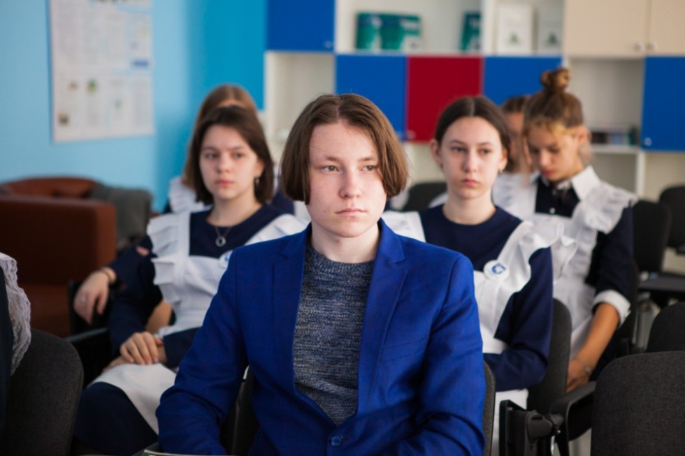 Встреча студентов Елабужского института и учеников 'Университетской' школы с преподавателями из Казани Встреча студентов Елабужского института и учеников 'Университетской' школы с преподавателями из Казани