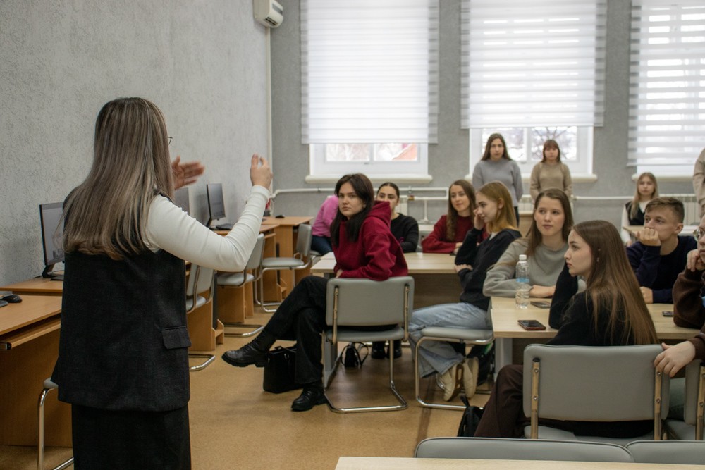 Обучающиеся психолого-педагогических классов Елабужского муниципального района познают методические особенности в преподавании математики и естественных наук в школе. Обучающиеся психолого-педагогических классов Елабужского муниципального района познают методические особенности в преподавании математики и естественных наук в школе.