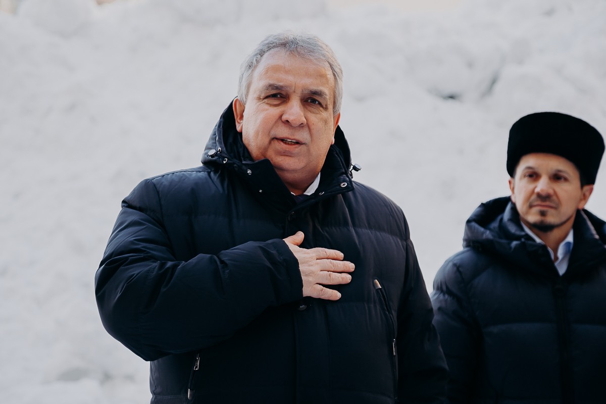 КФУ передал подарки для бойцов участникам гуманитарного автопробега 'Владивосток ? Луганск' КФУ передал подарки для бойцов участникам гуманитарного автопробега 'Владивосток ? Луганск'