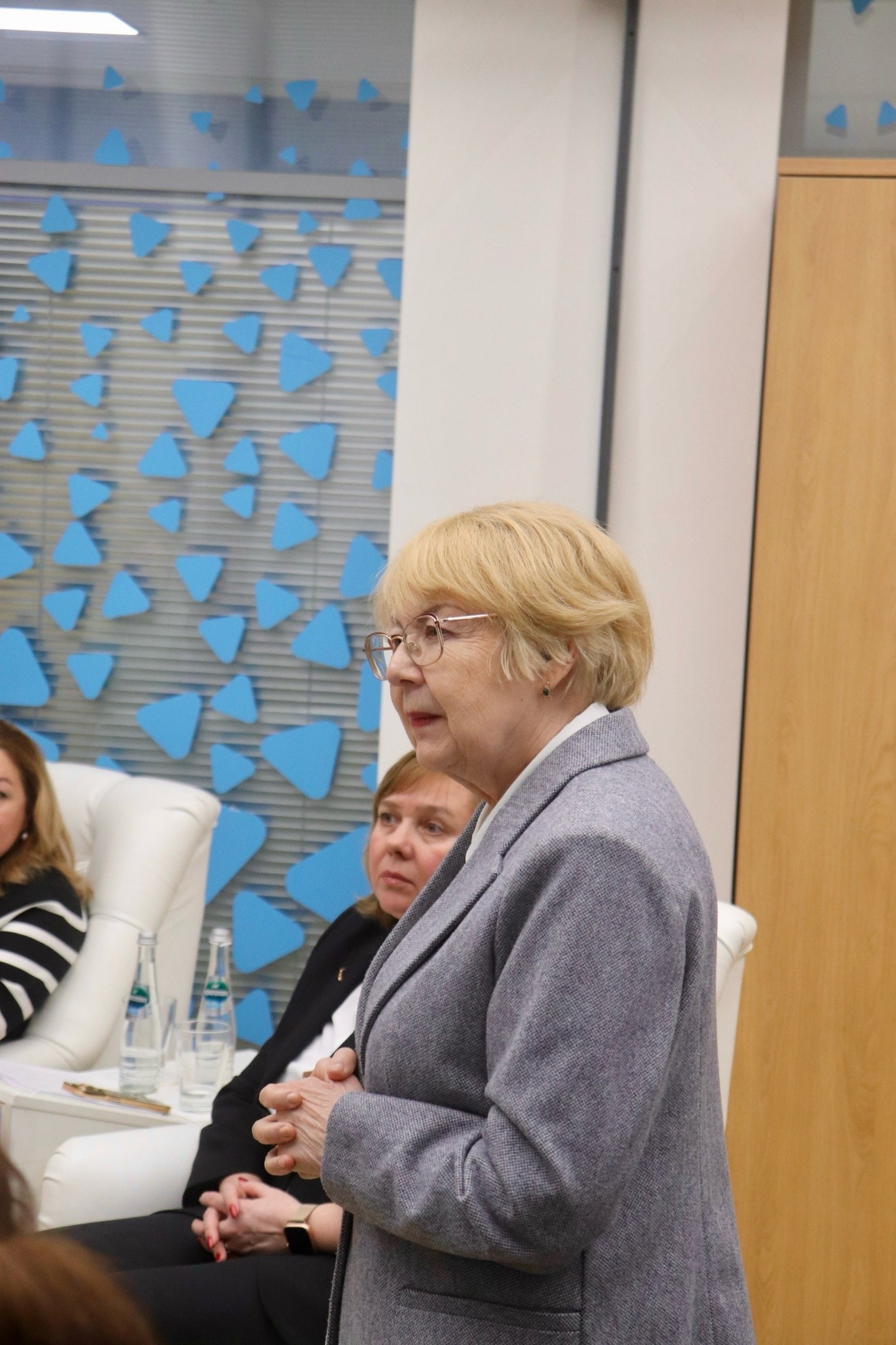 �� ������� ����� � '��������� ������' �������� ������������ � �������� �������� � �������� ������������