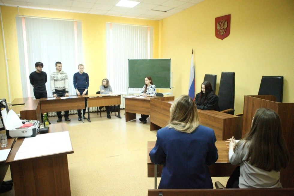 В Елабужском институте КФУ прошёл пресс-тур с участием представителей СМИ и блогеров В Елабужском институте КФУ прошёл пресс-тур с участием представителей СМИ и блогеров