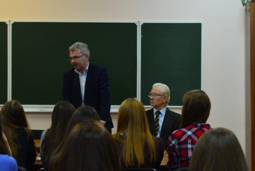 Абитуриенты просят встреч Абитуриенты просят встреч