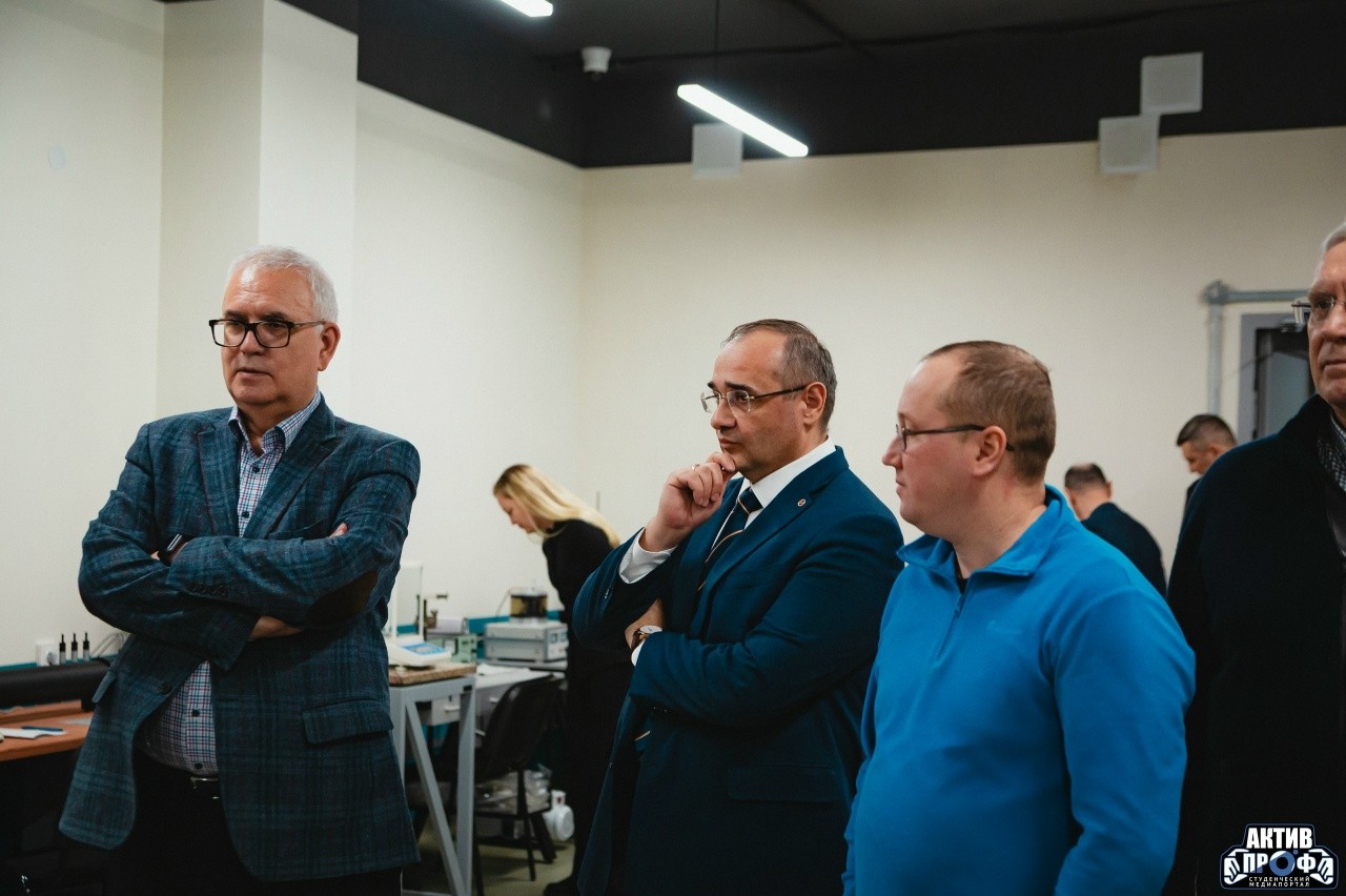 � ,��� &laquo;����� ���� ���&raquo;, ��� &laquo;�����&raquo;