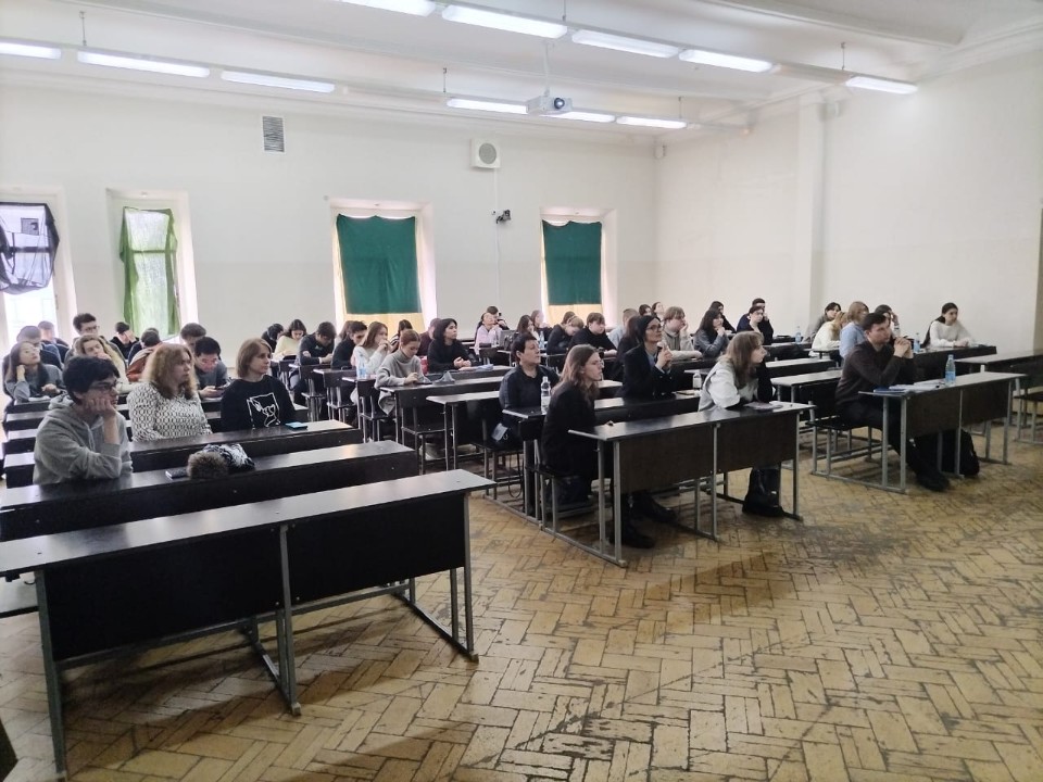 Владимир Пряхин прочел лекцию студентам о современных международных конфликтах Владимир Пряхин прочел лекцию студентам о современных международных конфликтах